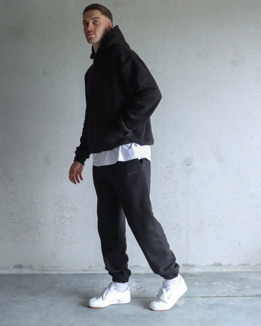 Sweat à capuche essentiel - Noir