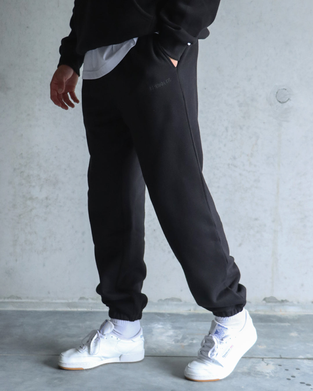 Essential Track Pant - Black