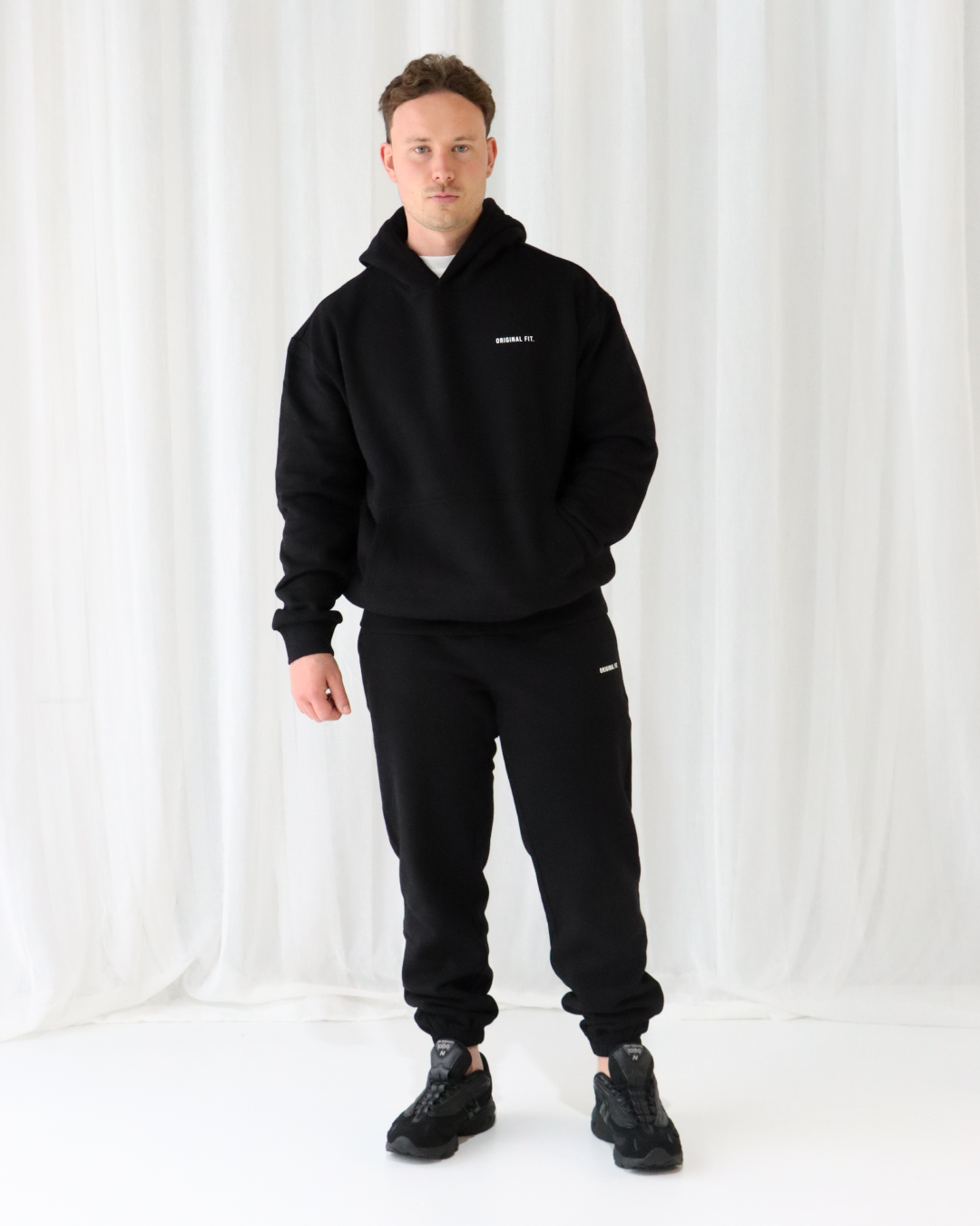 Signature_Hoodie_Black_2