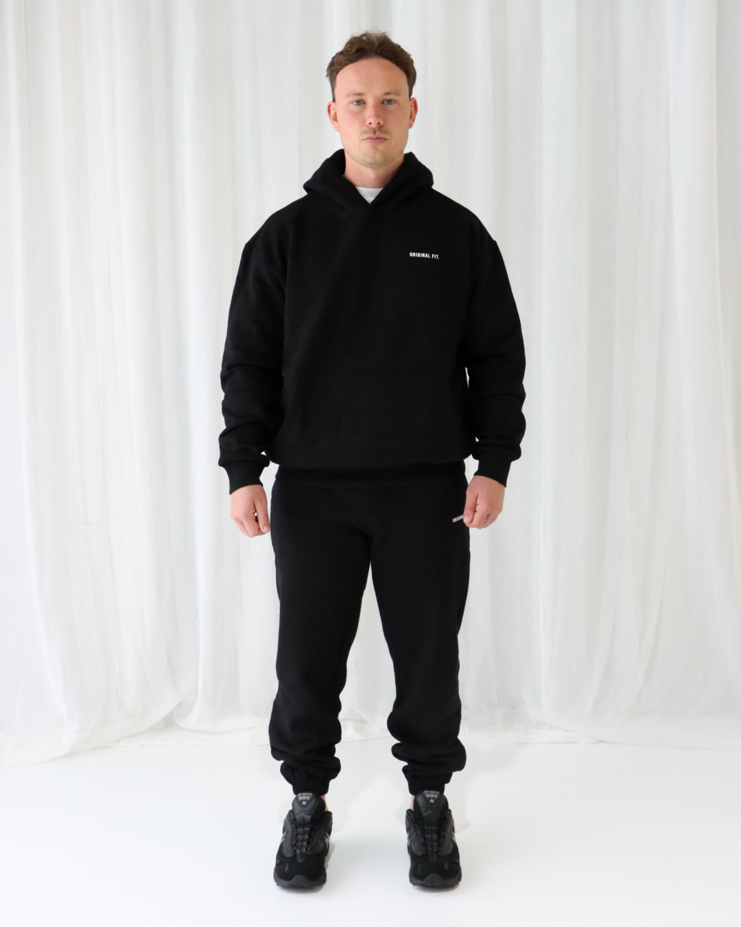 Signature_Hoodie_Black_7